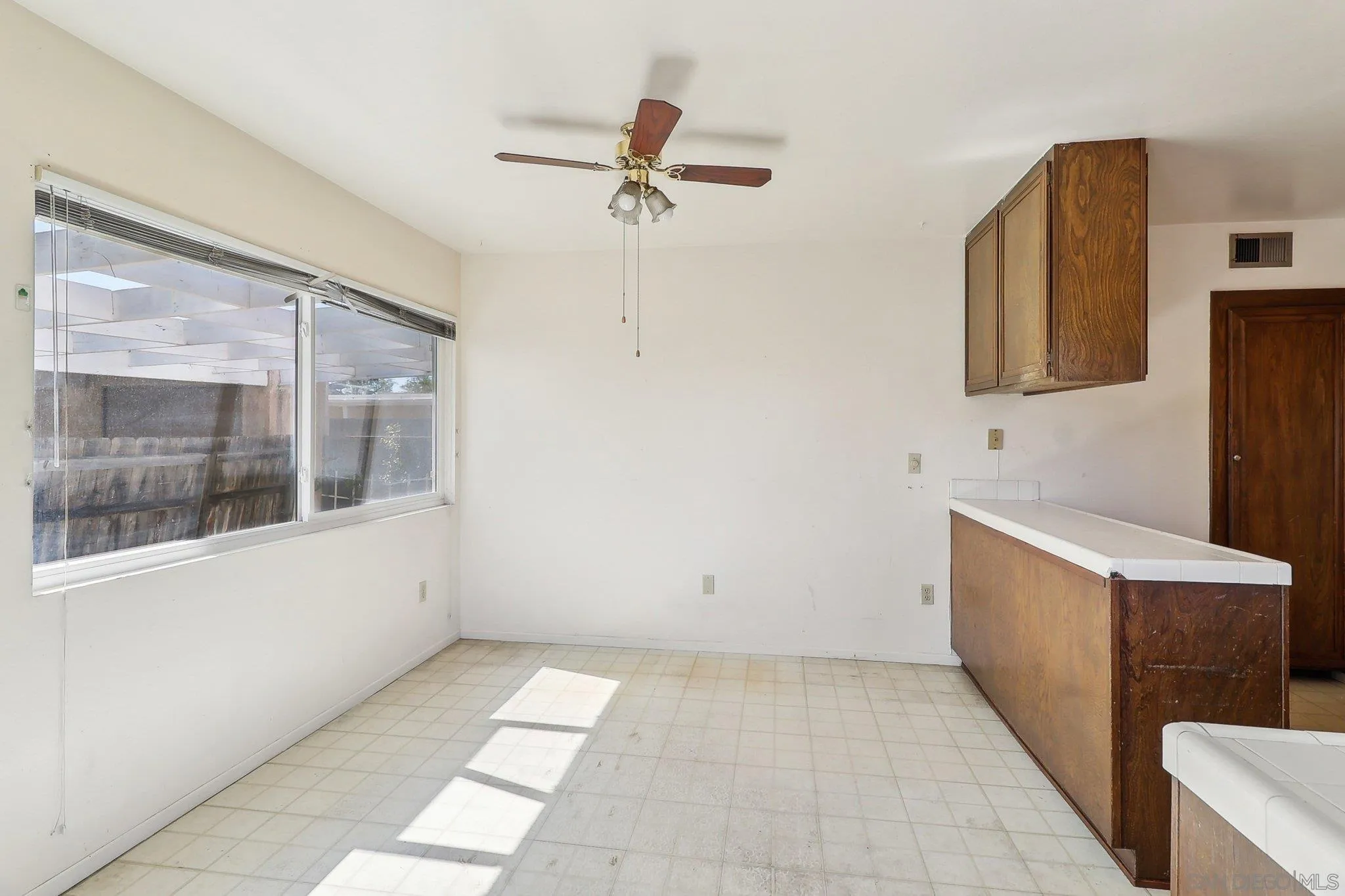 San Diego, California 92124, United States, 3 Bedrooms Bedrooms, ,2 BathroomsBathrooms,Residential,Pending,107171