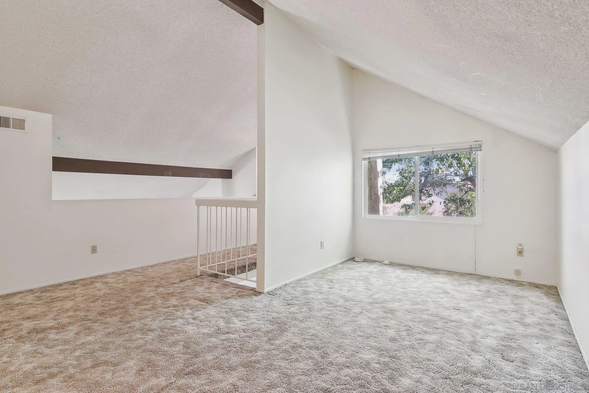 San Diego, California 92124, United States, 3 Bedrooms Bedrooms, ,2 BathroomsBathrooms,Residential,Pending,107171