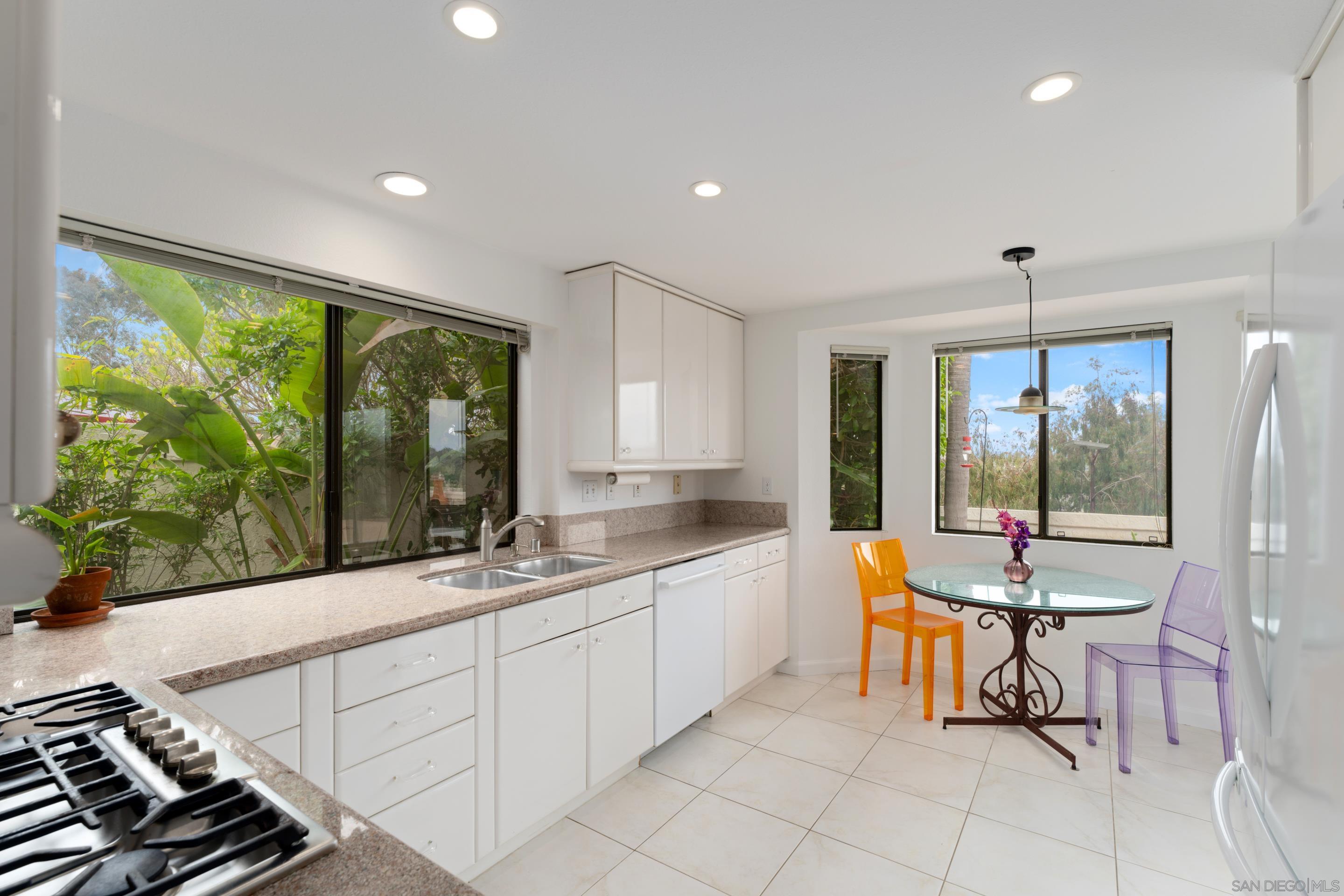2748 Olympia Dr