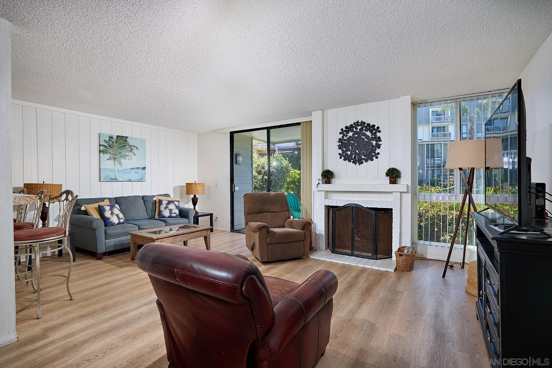 999 N Pacific St C3