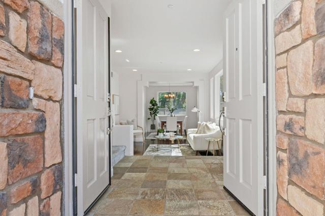 2490 Bear Rock Gln