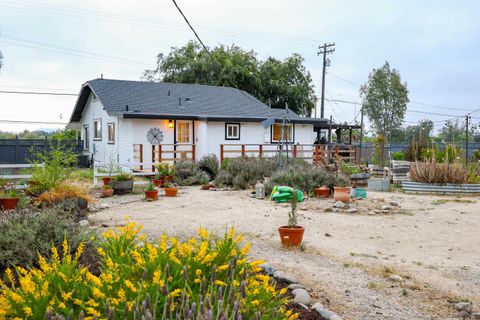 1811  Montecito Road Ramona CA 92065