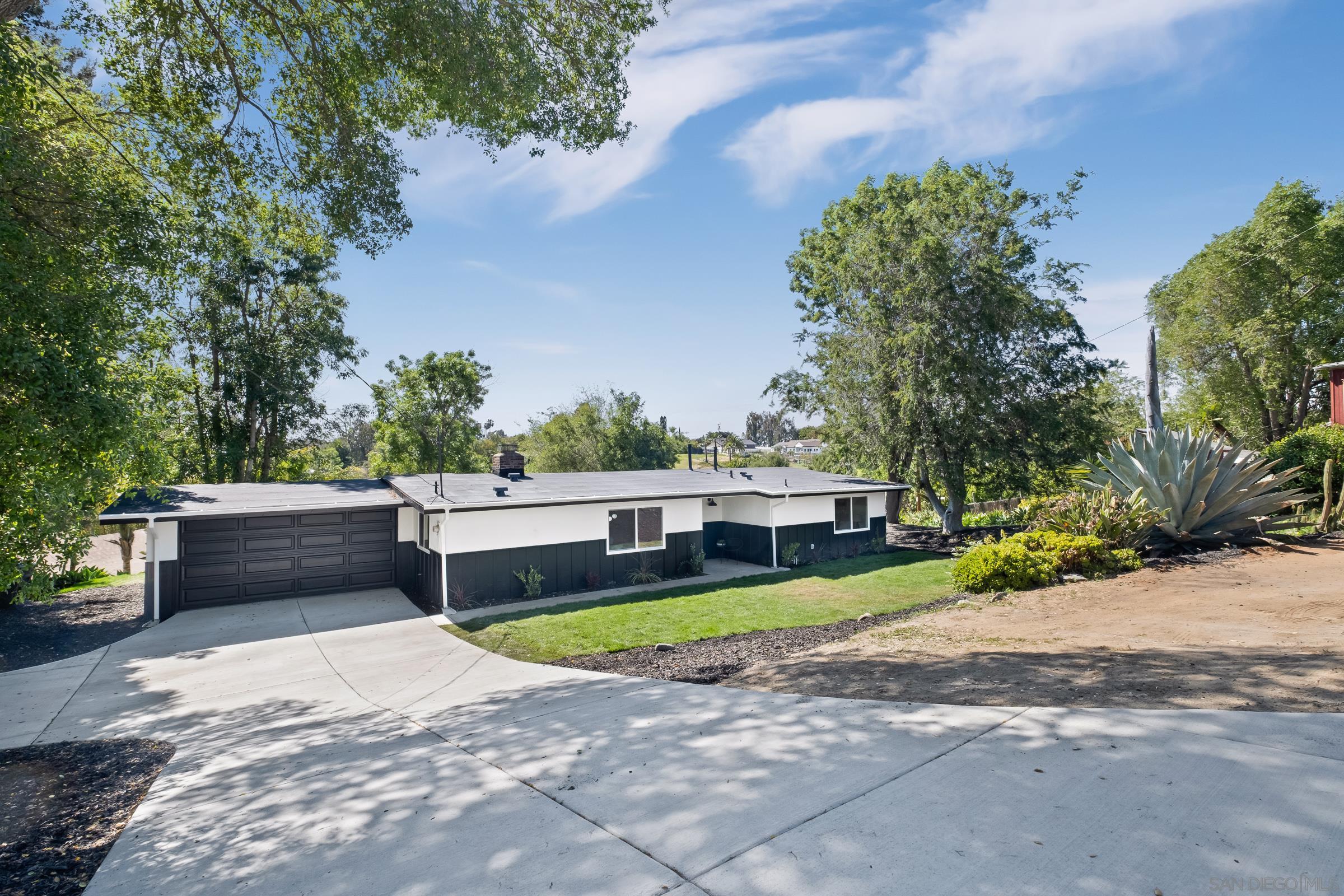 557 Sunset Dr
