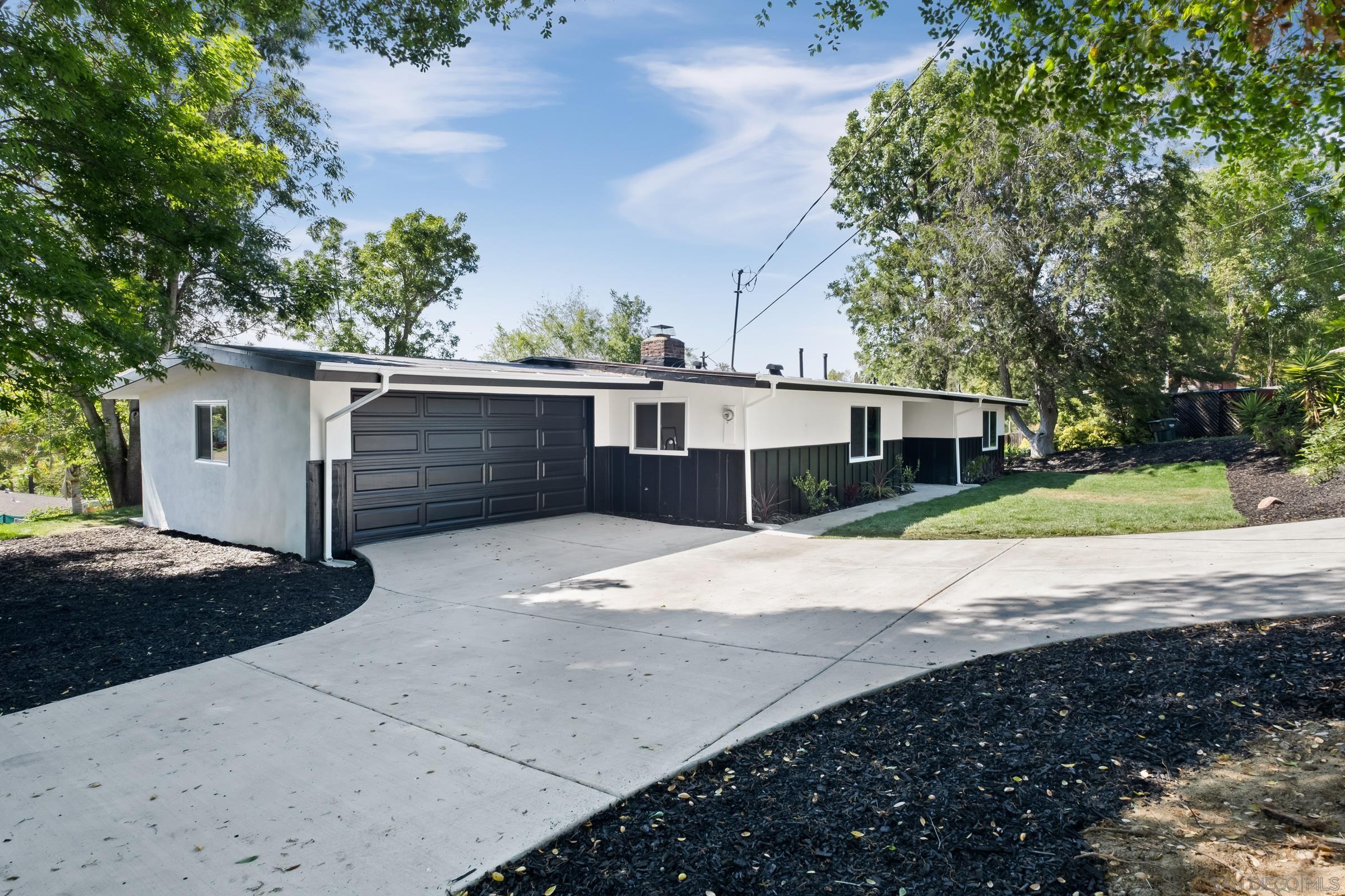 557 Sunset Dr