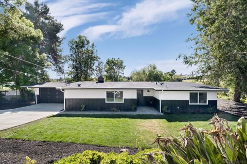 557  Sunset Dr Vista CA 92081