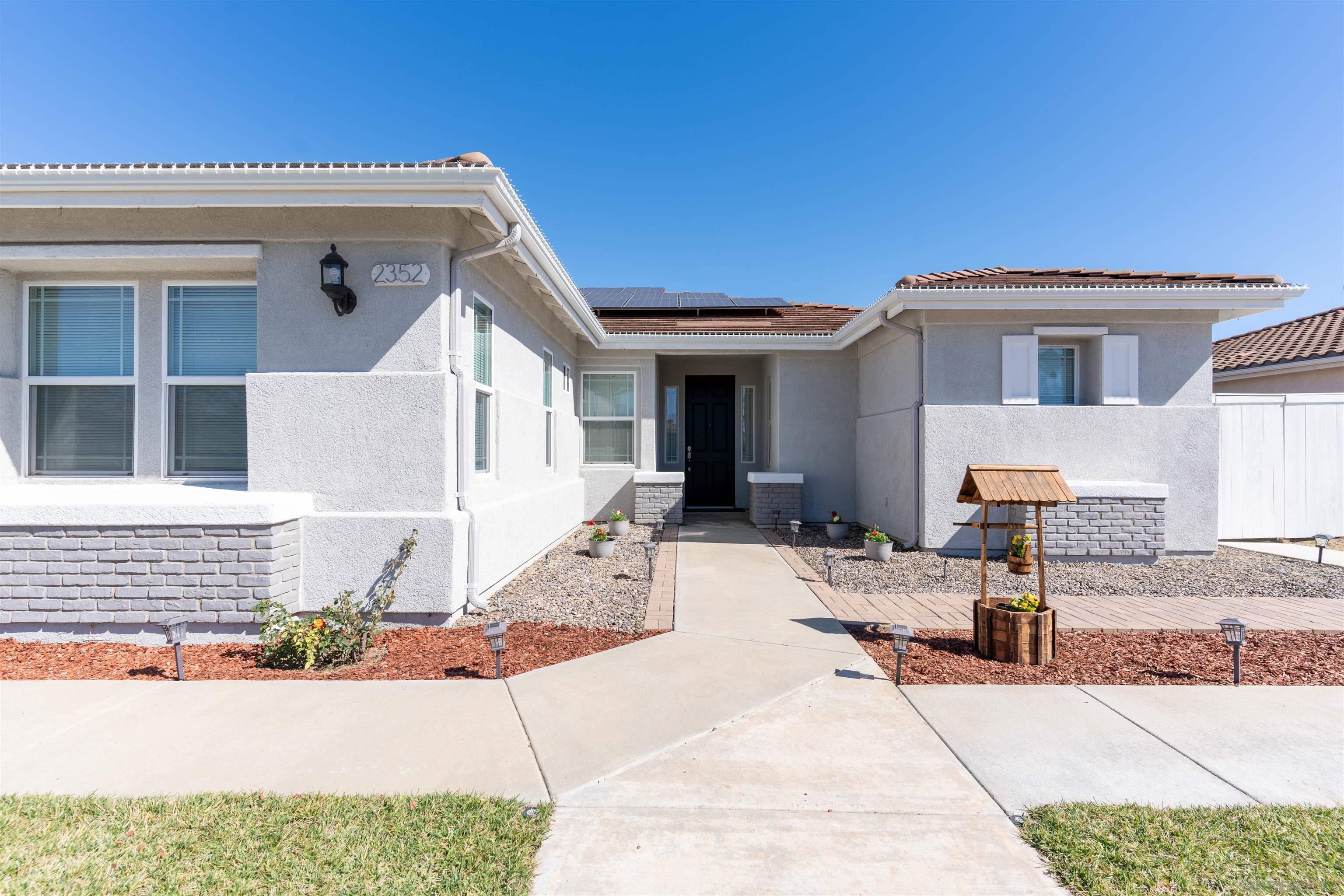2352 Clearcrest Ln