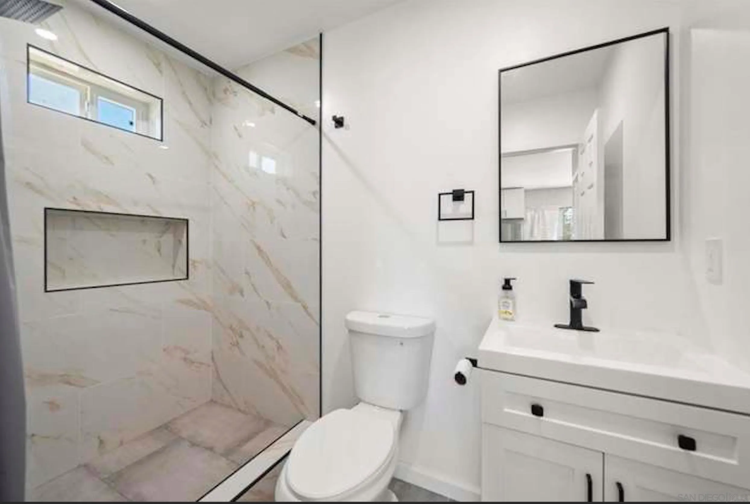 San Diego, California 92114, United States, 5 Bedrooms Bedrooms, ,3 BathroomsBathrooms,Residential,Active,152485