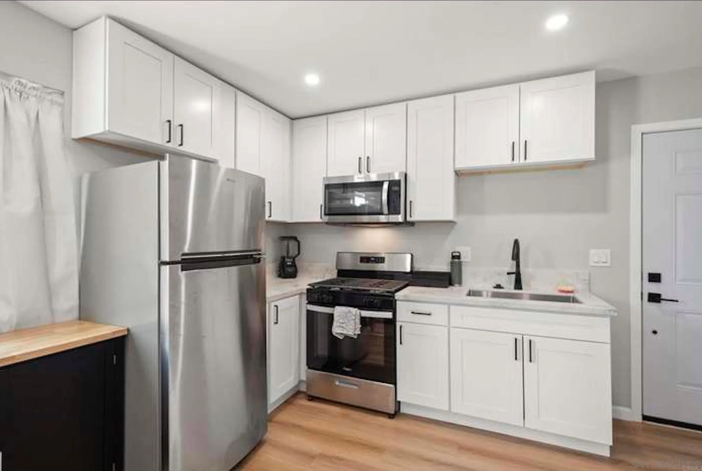 San Diego, California 92114, United States, 5 Bedrooms Bedrooms, ,3 BathroomsBathrooms,Residential,Active,152485