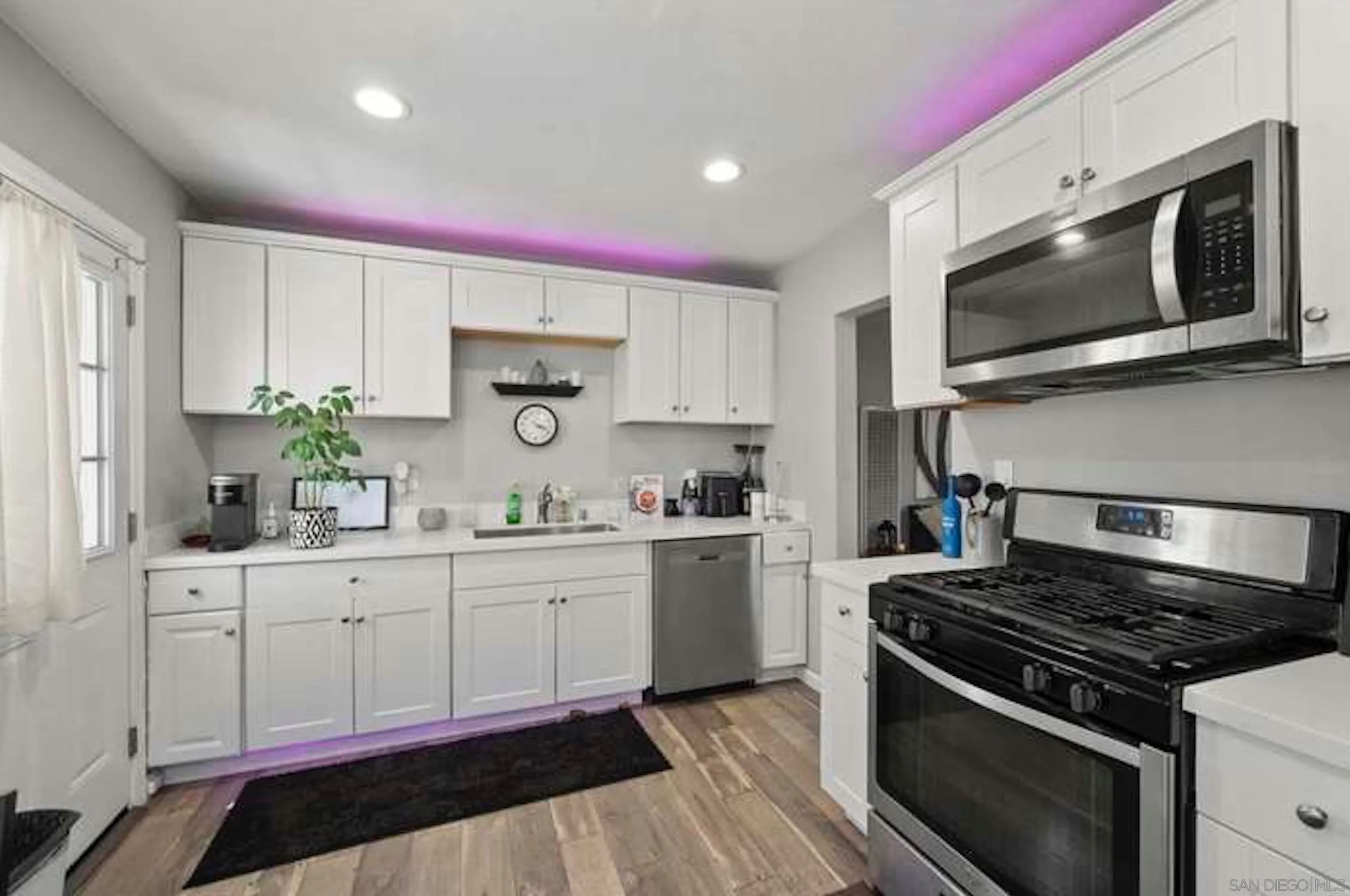 San Diego, California 92114, United States, 5 Bedrooms Bedrooms, ,3 BathroomsBathrooms,Residential,Active,152485