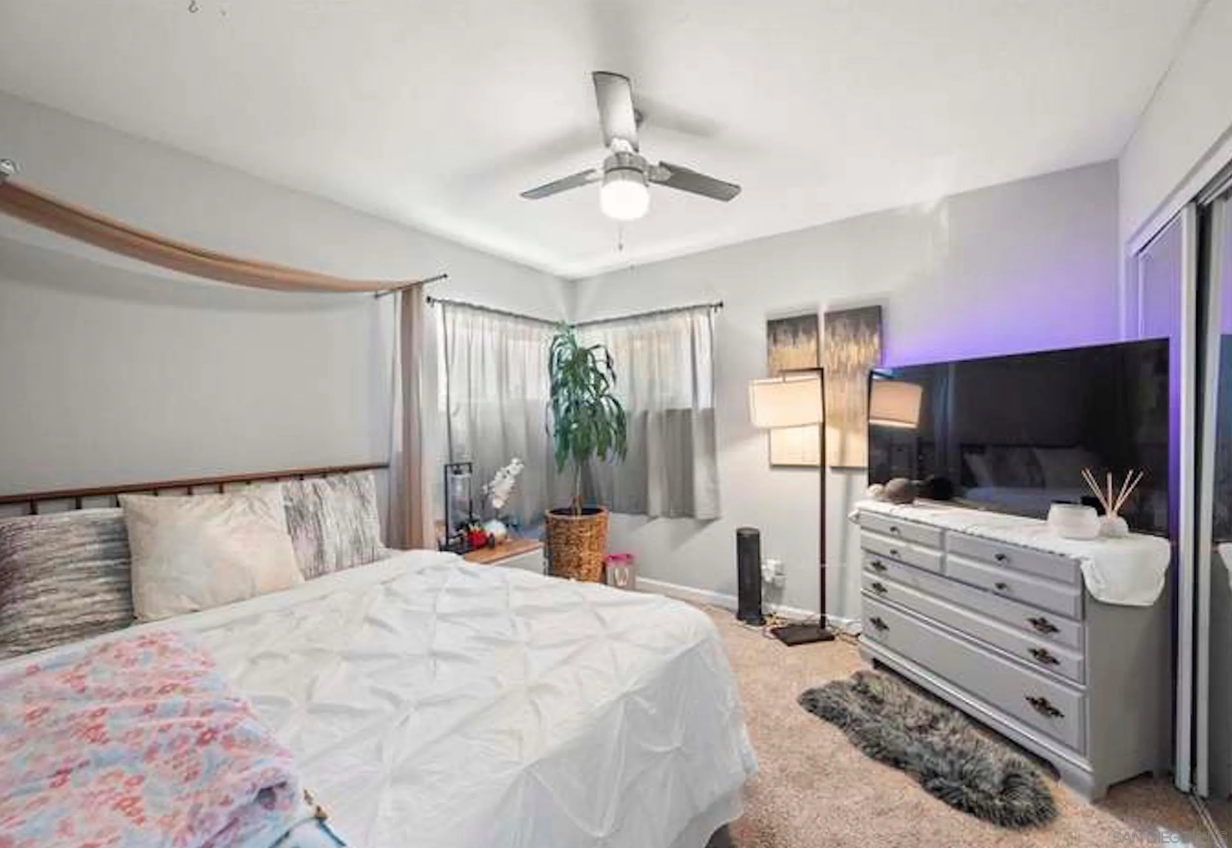 San Diego, California 92114, United States, 5 Bedrooms Bedrooms, ,3 BathroomsBathrooms,Residential,Active,152485