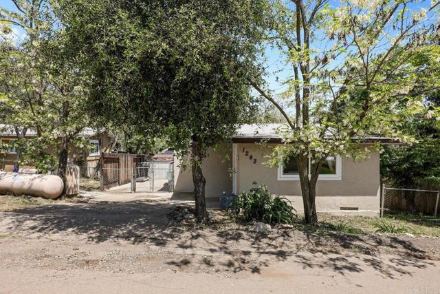1242 Willowside