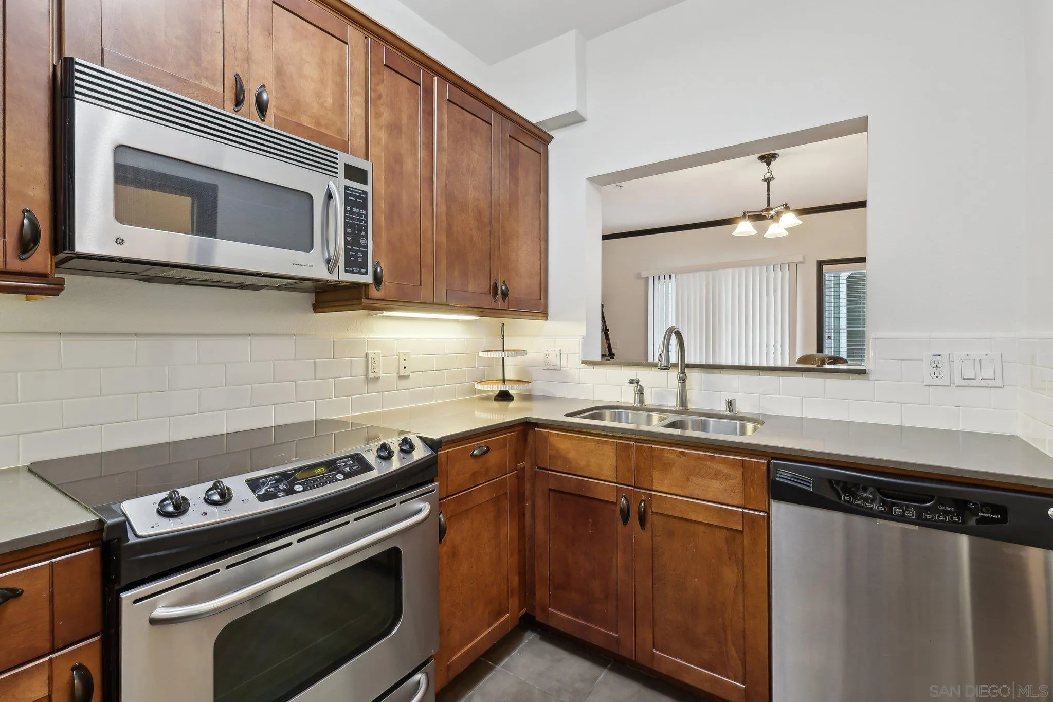 San Diego, California 92103, United States, 2 Bedrooms Bedrooms, ,2 BathroomsBathrooms,Residential,Pending,12948