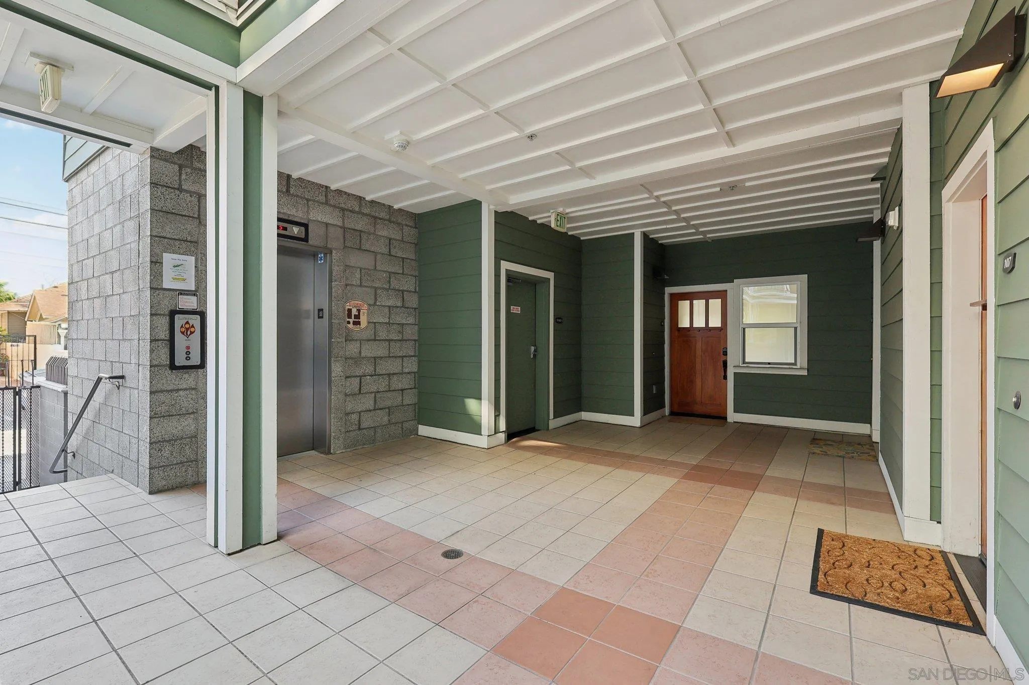 San Diego, California 92103, United States, 2 Bedrooms Bedrooms, ,2 BathroomsBathrooms,Residential,Pending,12948