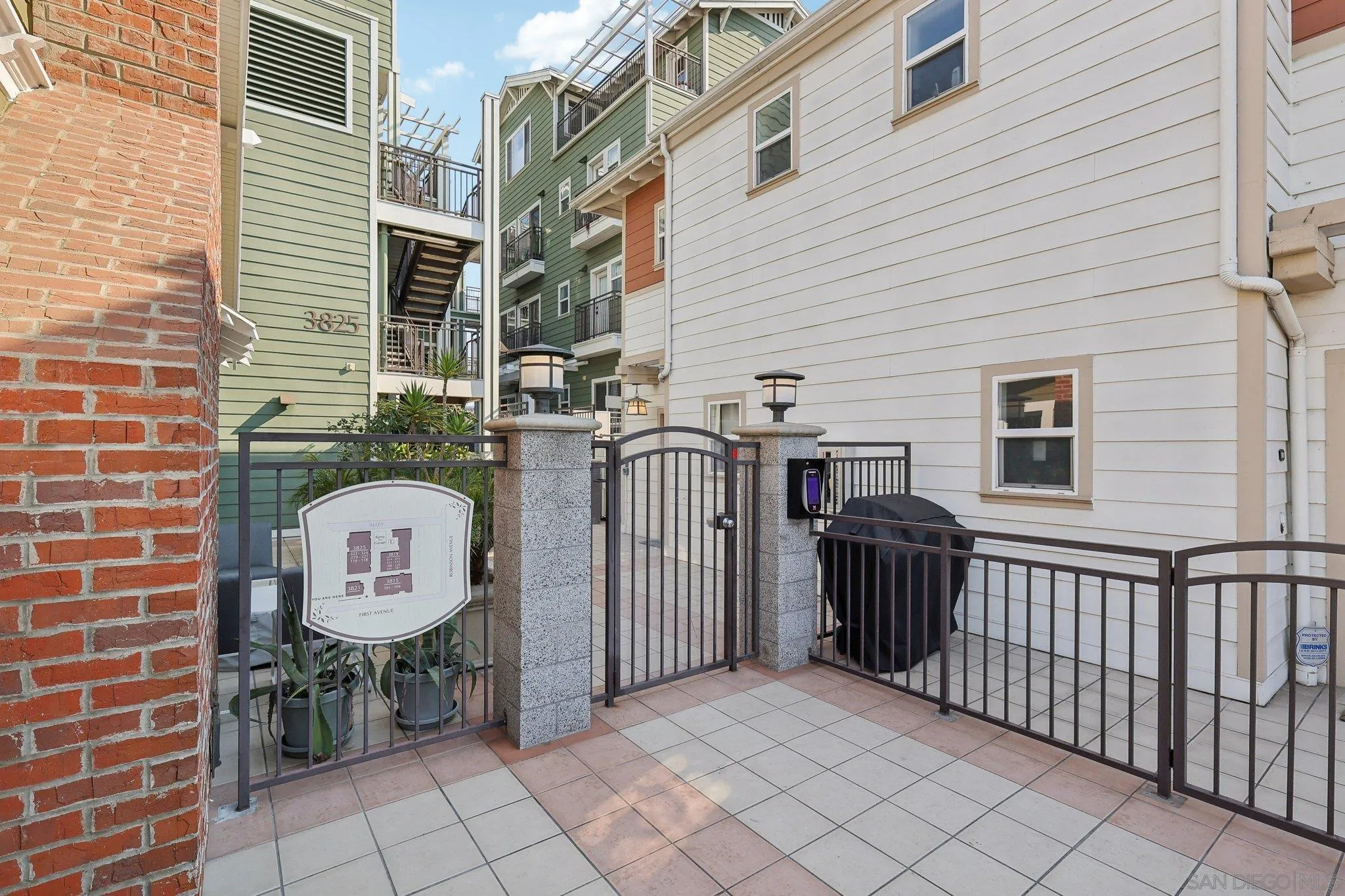 San Diego, California 92103, United States, 2 Bedrooms Bedrooms, ,2 BathroomsBathrooms,Residential,Pending,12948