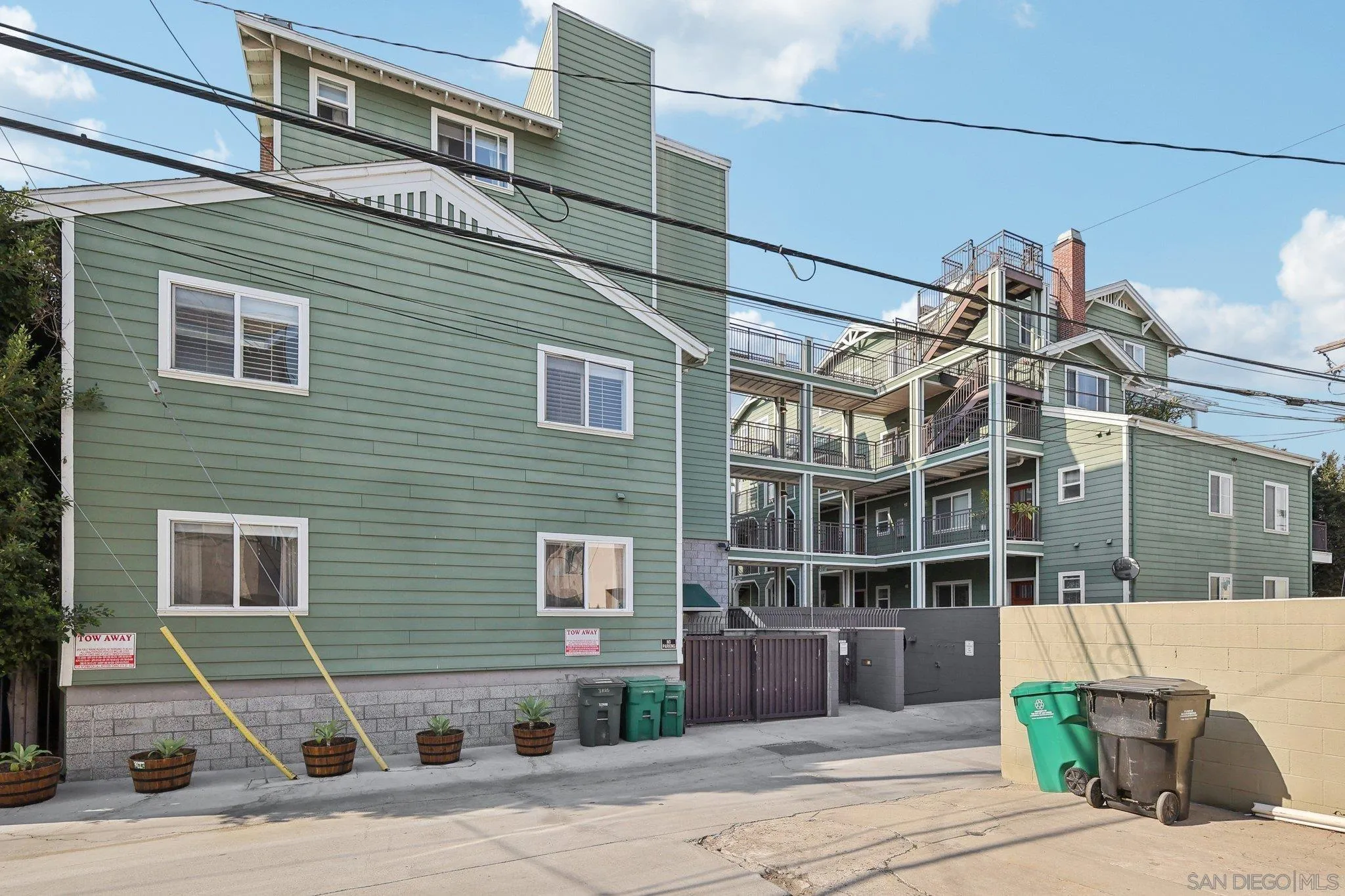 San Diego, California 92103, United States, 2 Bedrooms Bedrooms, ,2 BathroomsBathrooms,Residential,Pending,12948