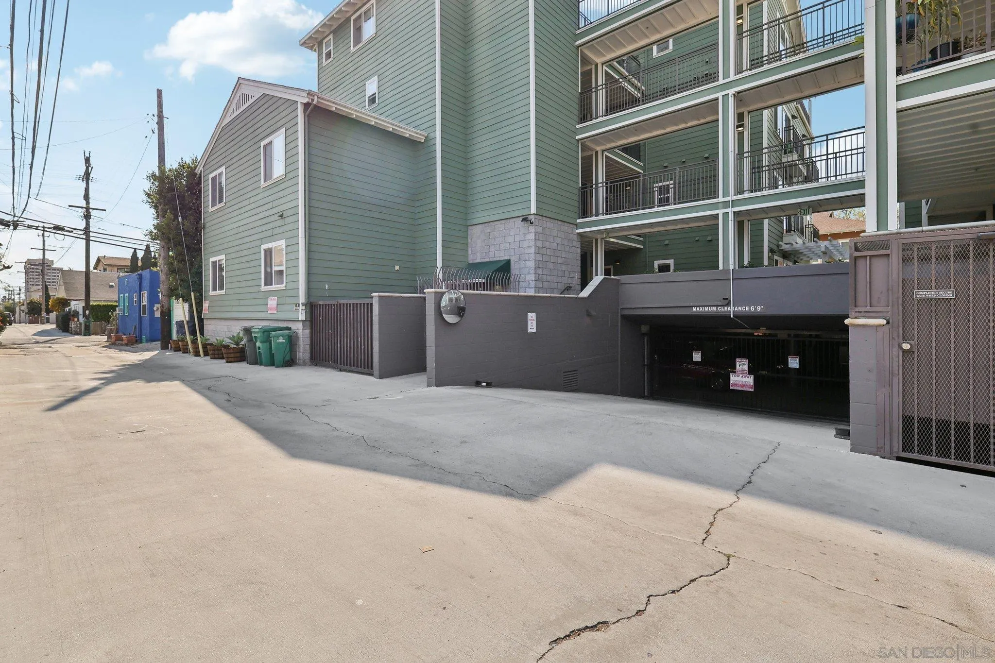 San Diego, California 92103, United States, 2 Bedrooms Bedrooms, ,2 BathroomsBathrooms,Residential,Pending,12948