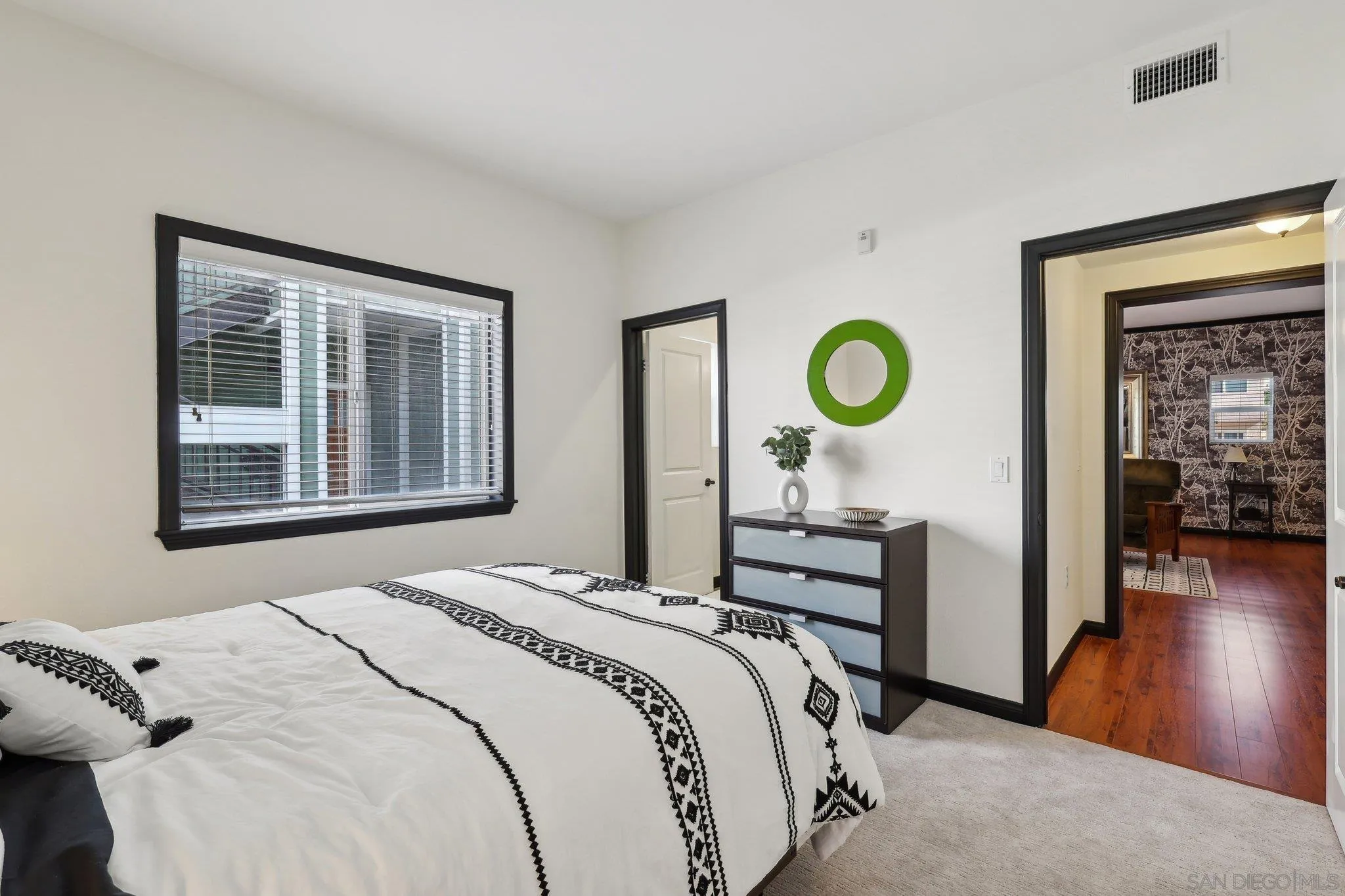 San Diego, California 92103, United States, 2 Bedrooms Bedrooms, ,2 BathroomsBathrooms,Residential,Pending,12948