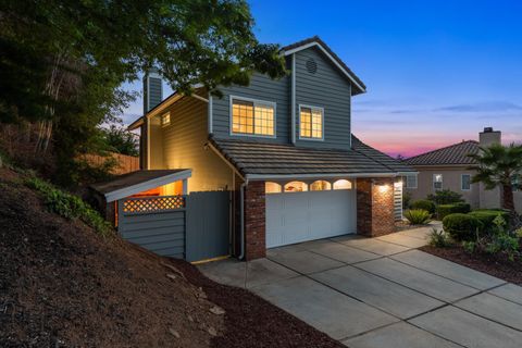 805  Sol Vista Glen Escondido CA 92025