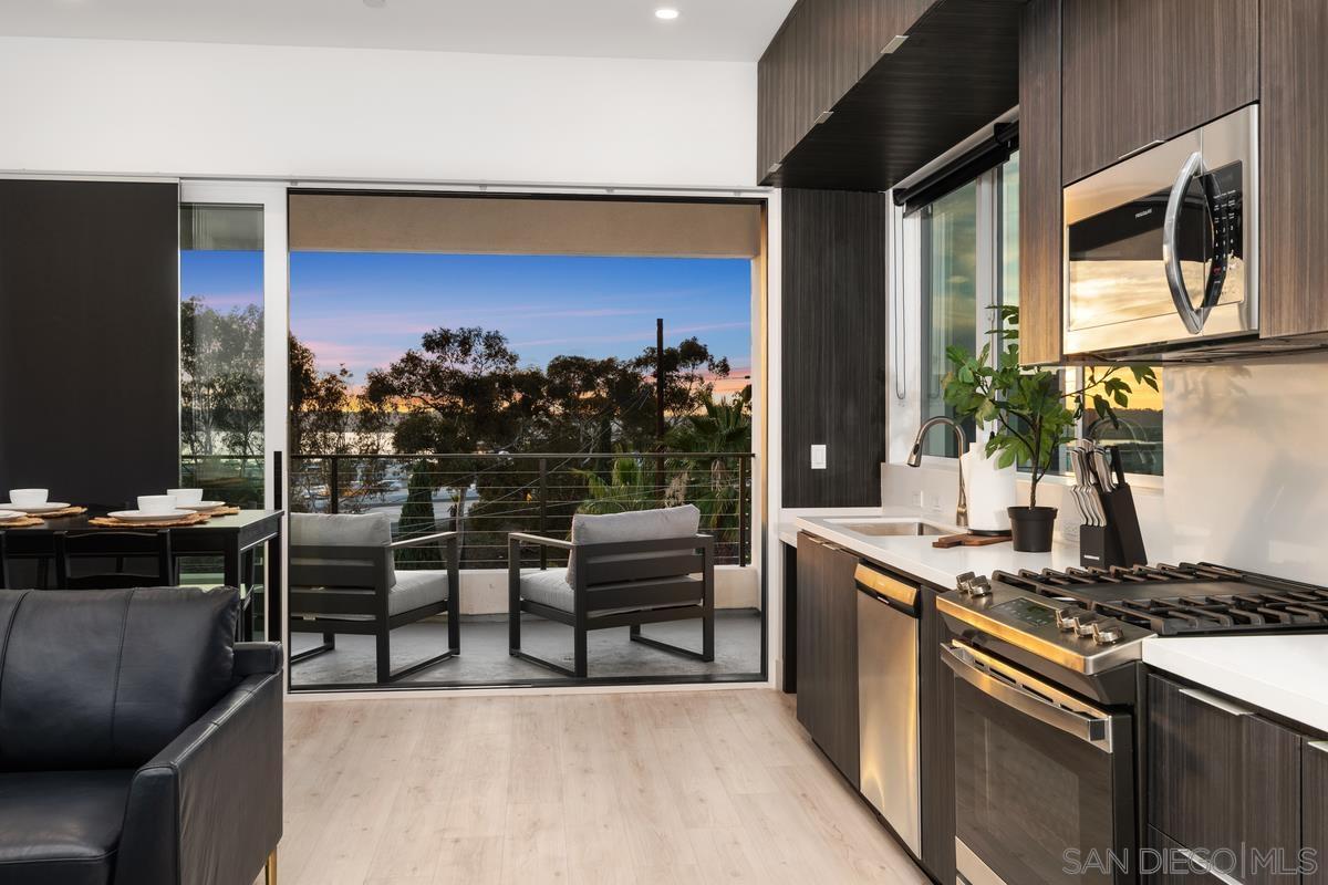 2015 Albatross St
