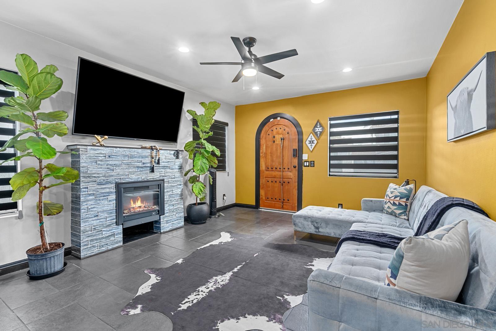 4026  Marine View Ave