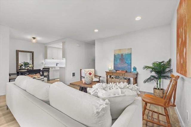 2715 Camino Del Mar