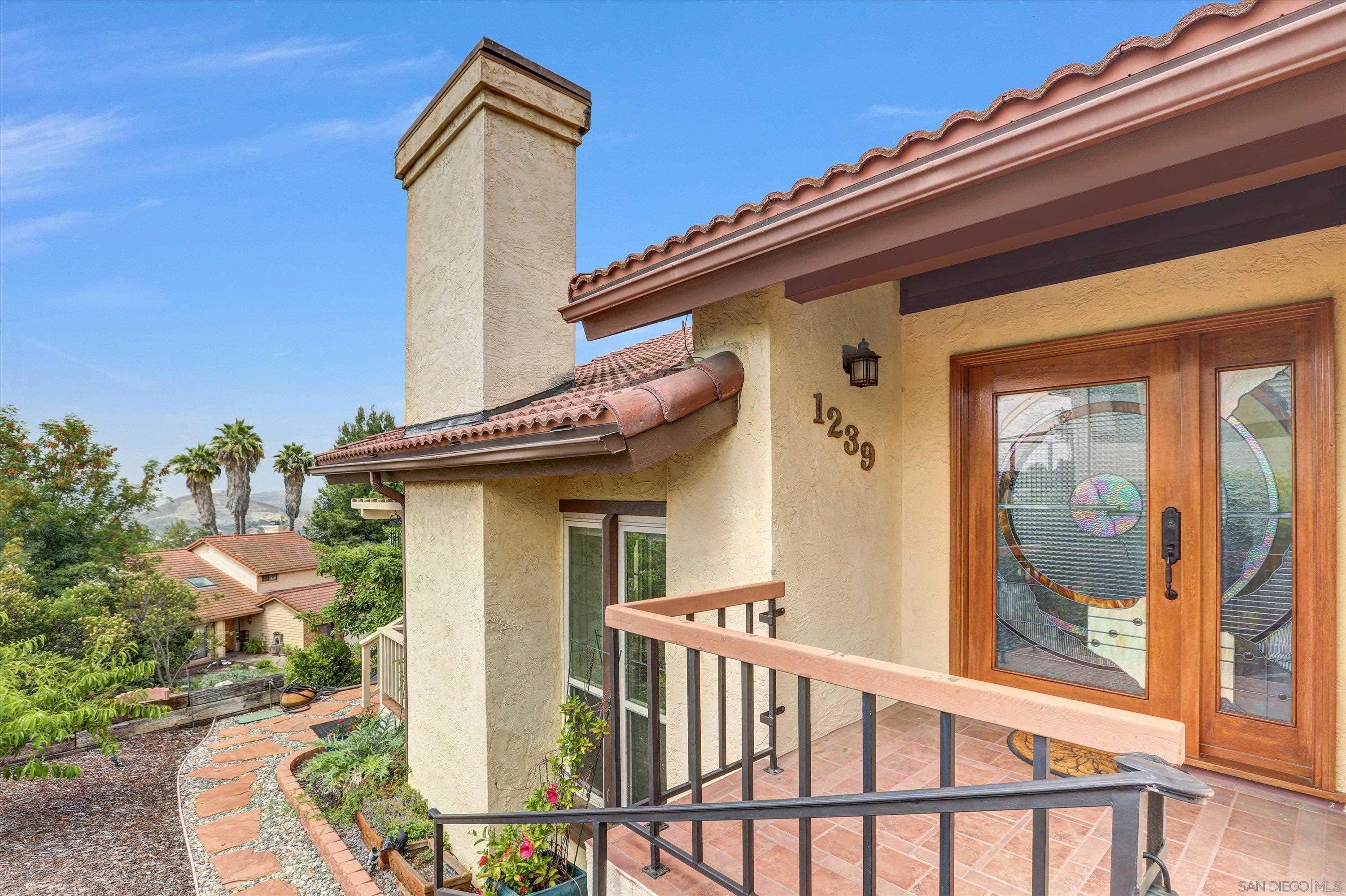 1239 Avocado Summit Dr