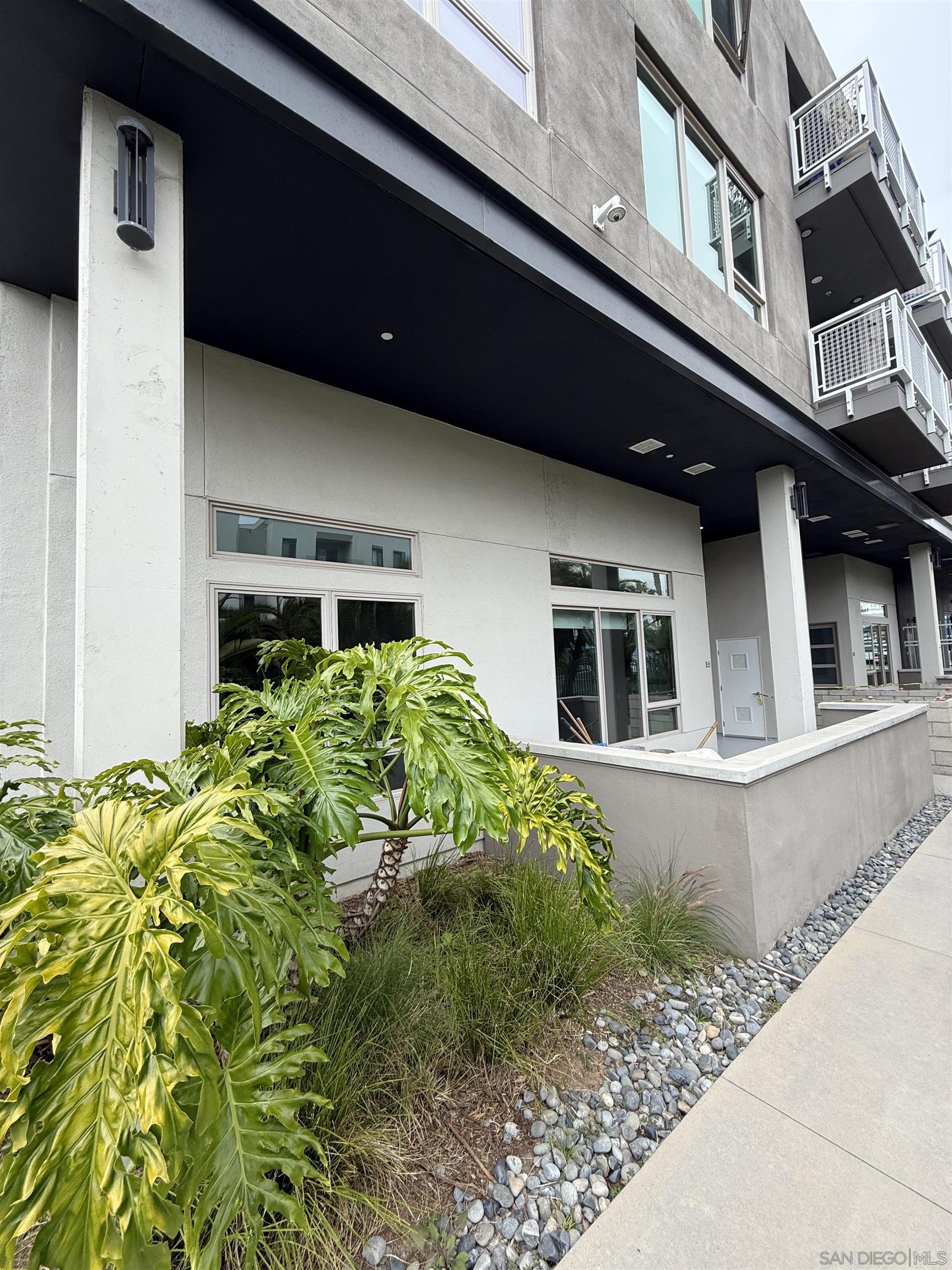 355 N Cleveland Street 101