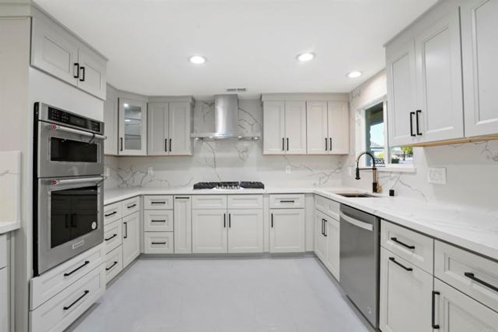 listing image 0