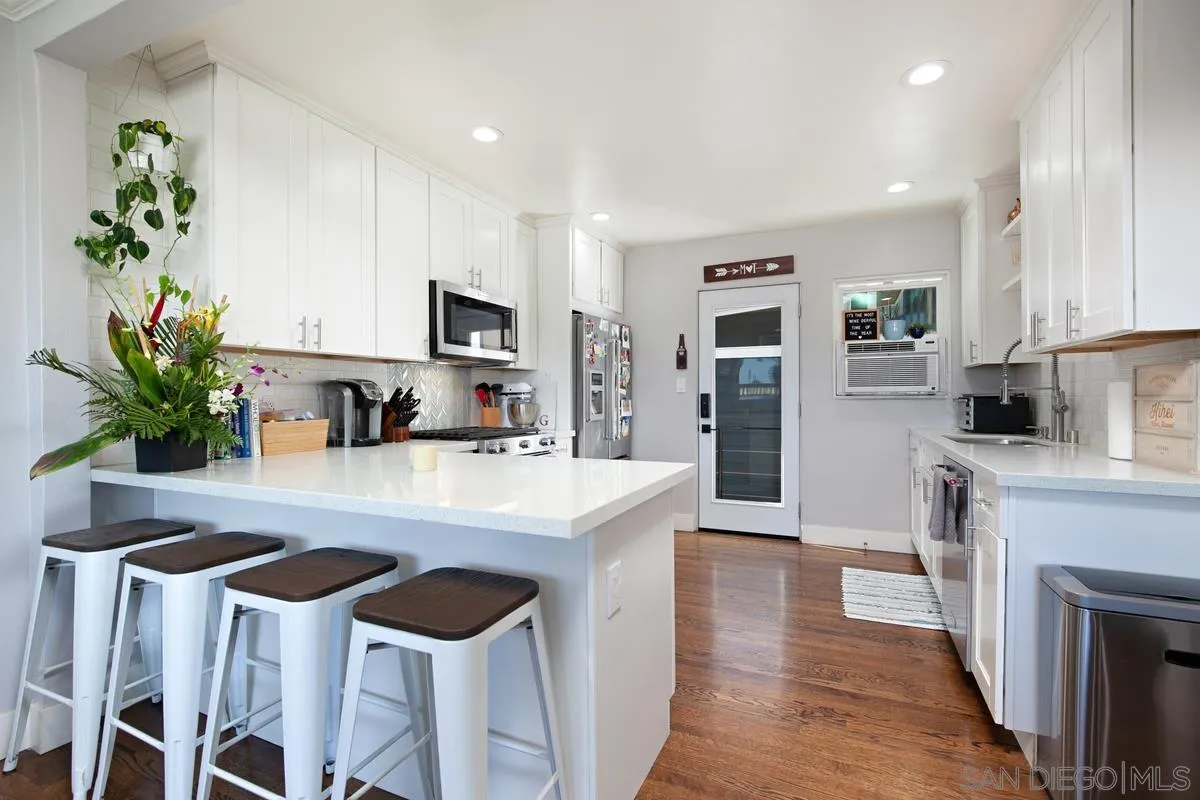 San Diego, California 92109, United States, 3 Bedrooms Bedrooms, ,4 BathroomsBathrooms,Residential,Active,110084