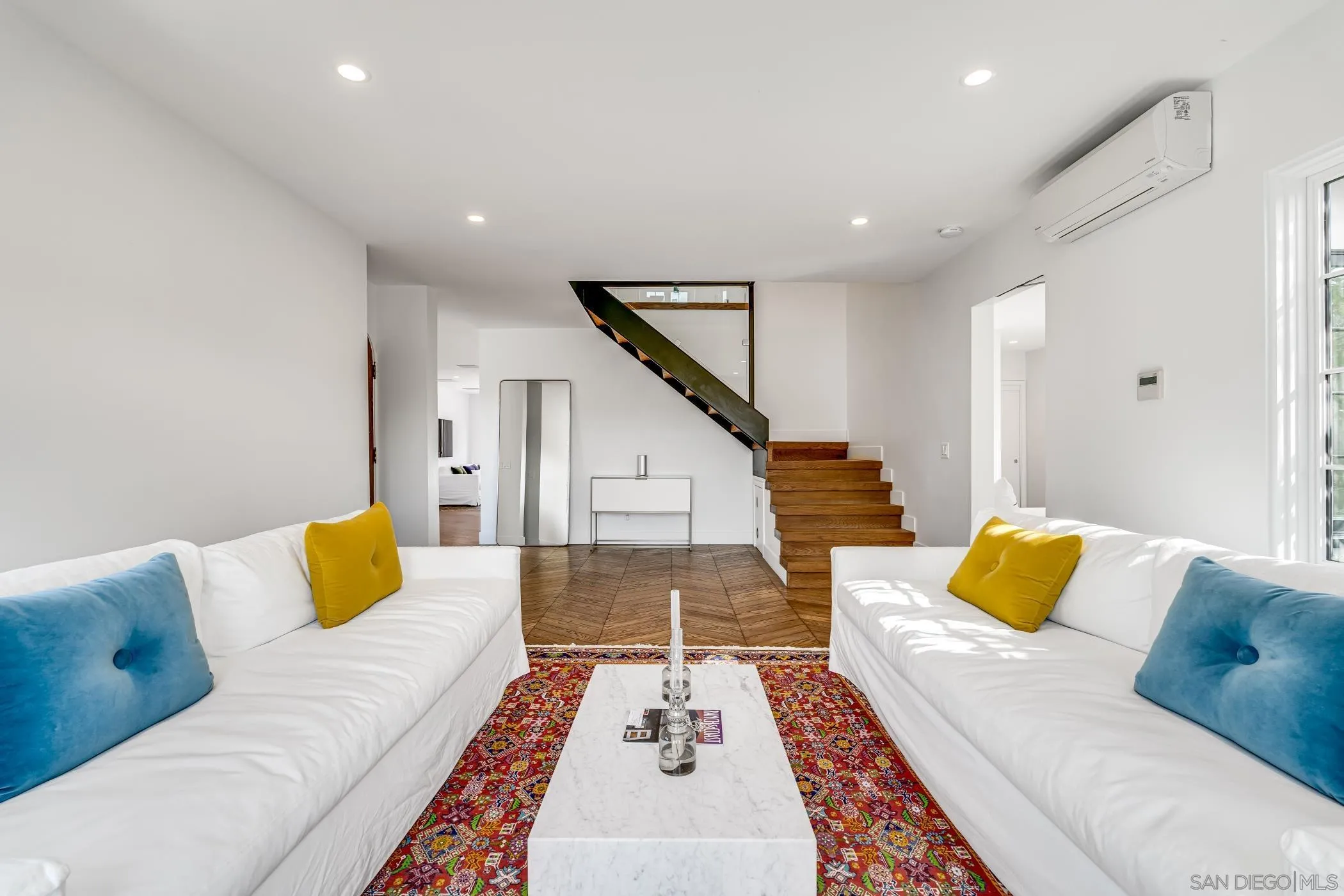 La Jolla, California 92037, United States, 5 Bedrooms Bedrooms, ,3 BathroomsBathrooms,Residential,Pending,32946