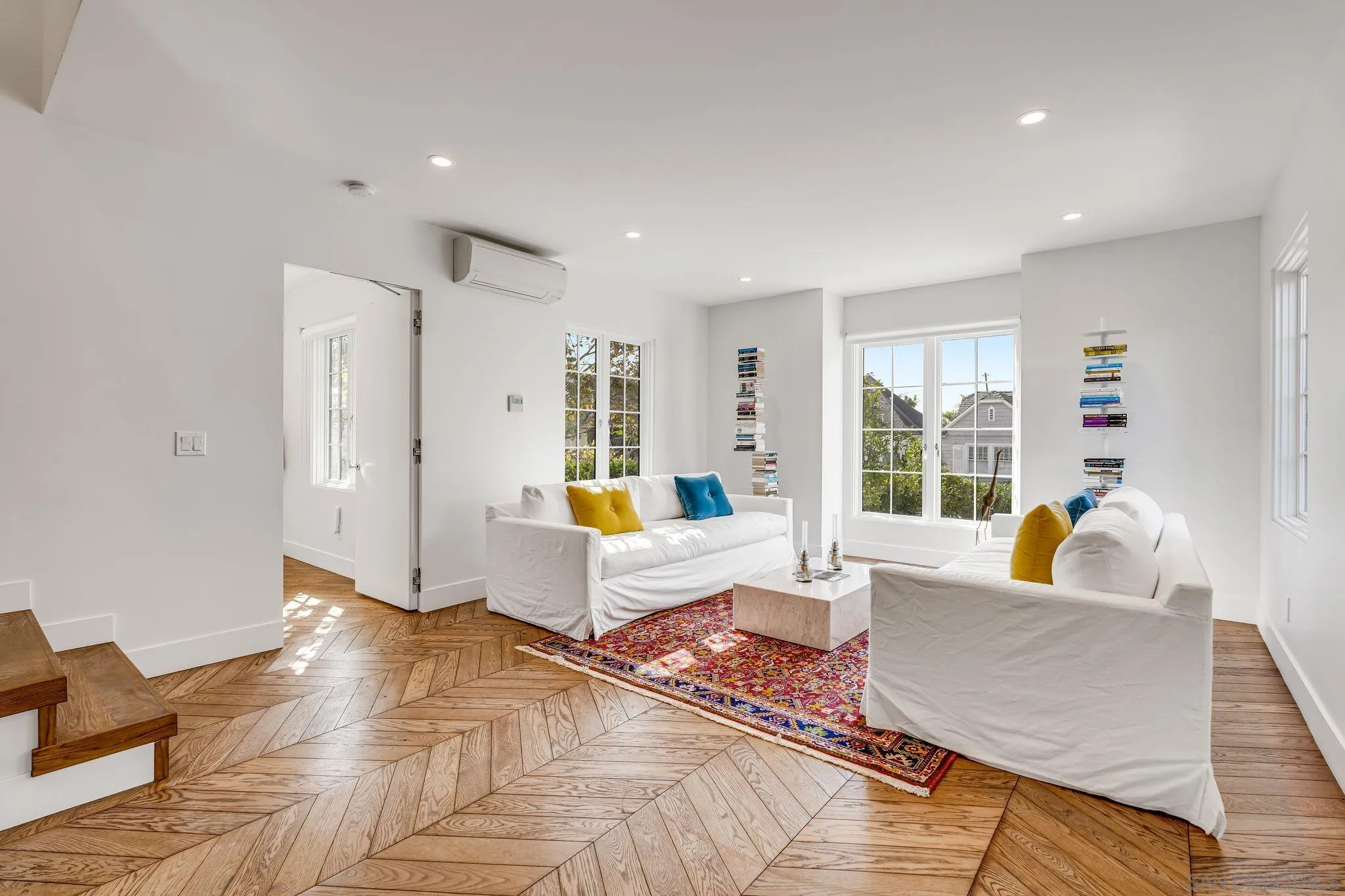 La Jolla, California 92037, United States, 5 Bedrooms Bedrooms, ,3 BathroomsBathrooms,Residential,Pending,32946