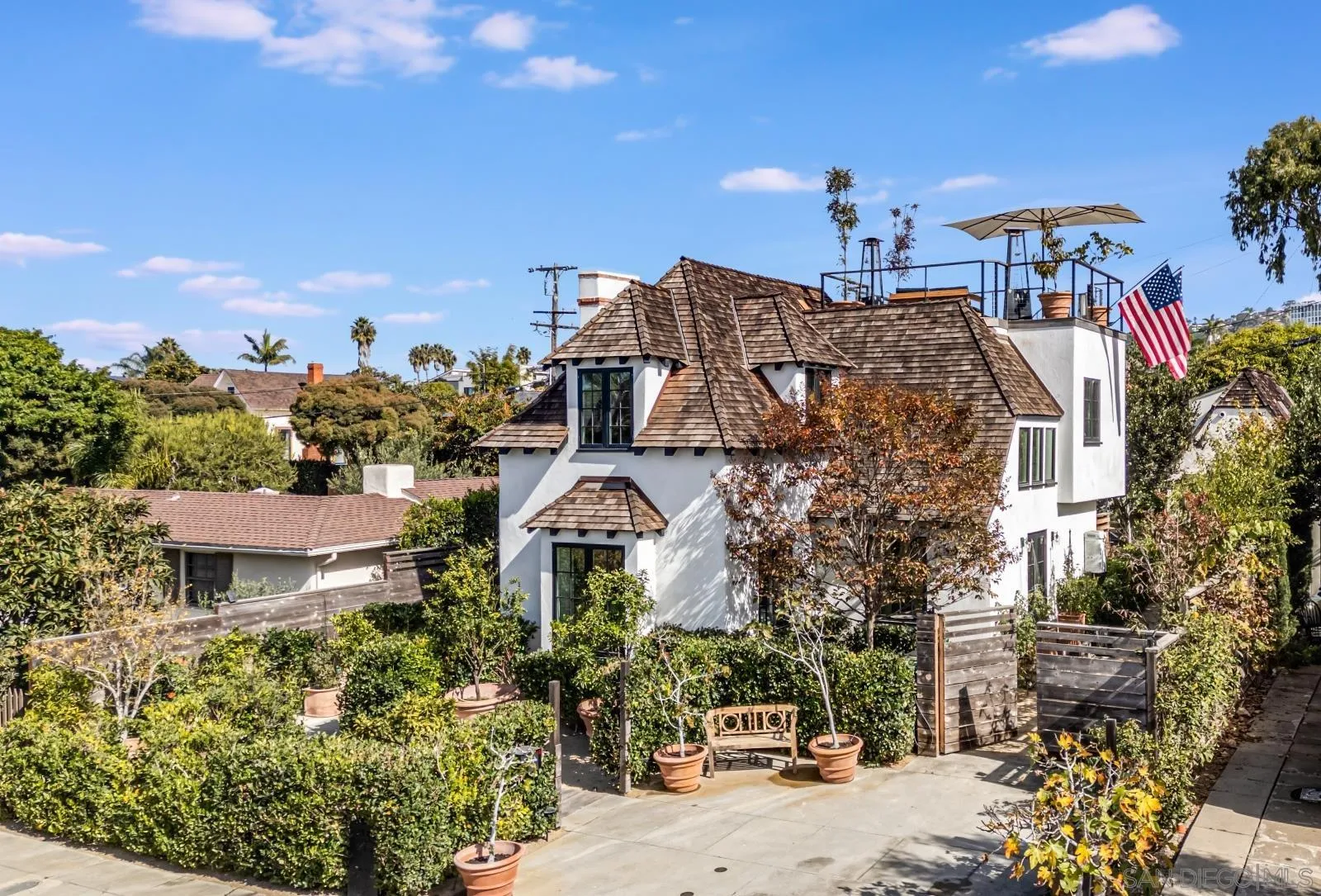 La Jolla, California 92037, United States, 5 Bedrooms Bedrooms, ,3 BathroomsBathrooms,Residential,Pending,32946