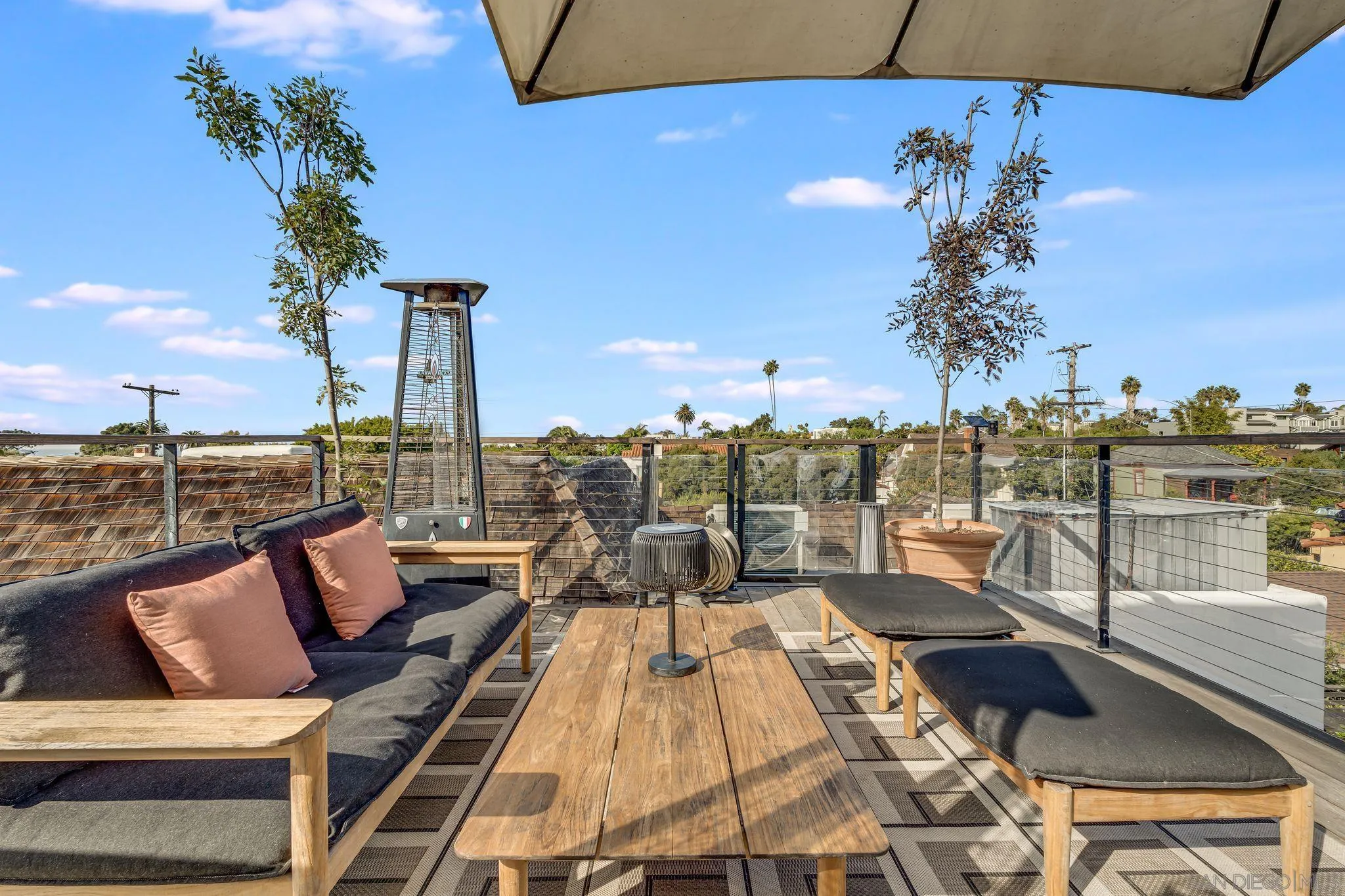 La Jolla, California 92037, United States, 5 Bedrooms Bedrooms, ,3 BathroomsBathrooms,Residential,Pending,32946