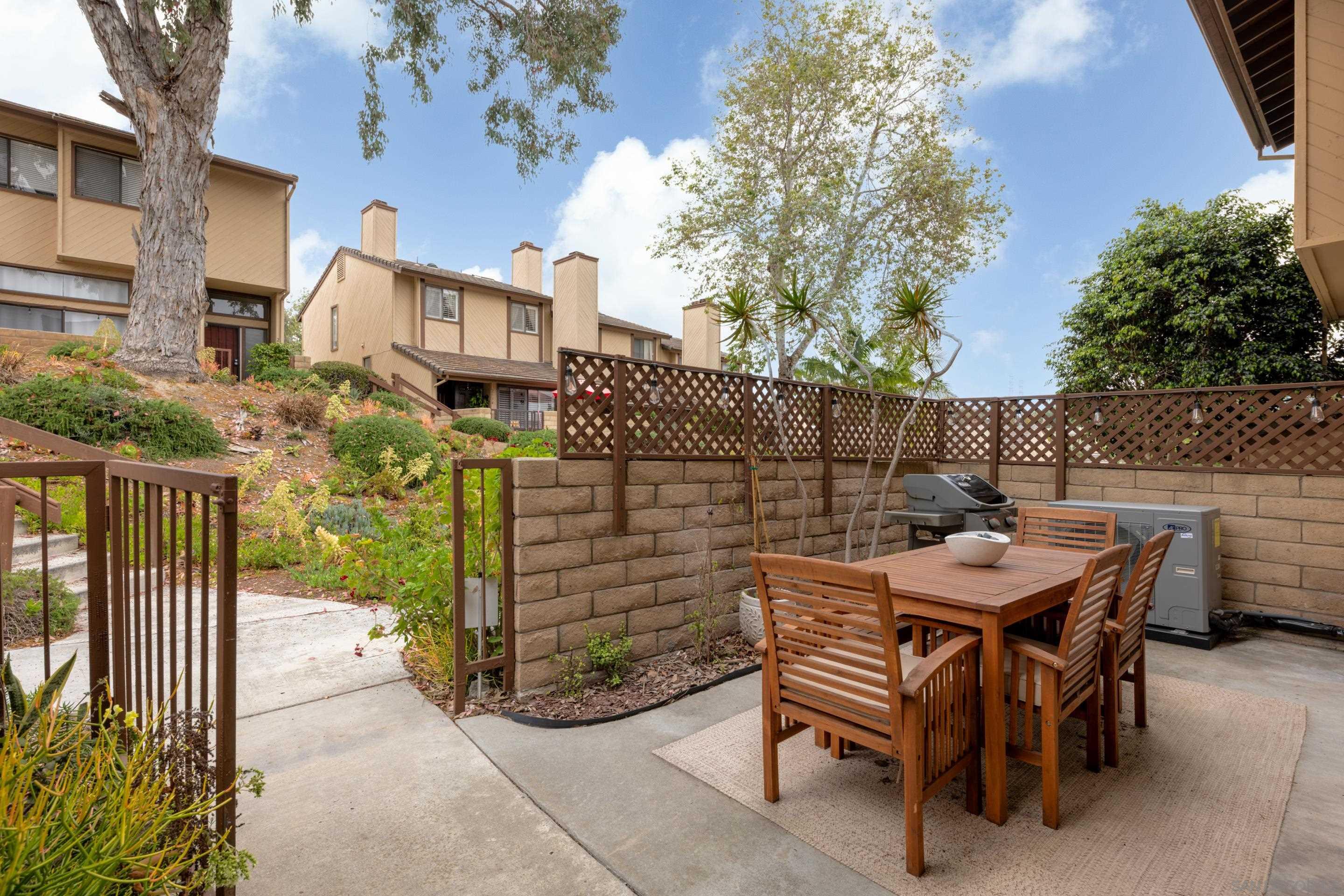 2510 Woodlands Way