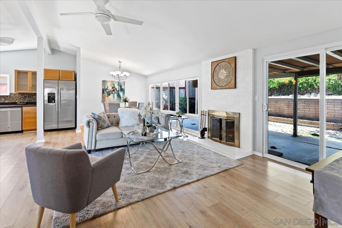 9021 Ronda Ave