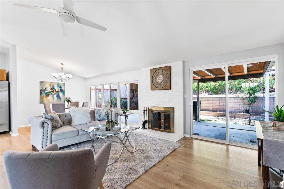 9021 Ronda Ave