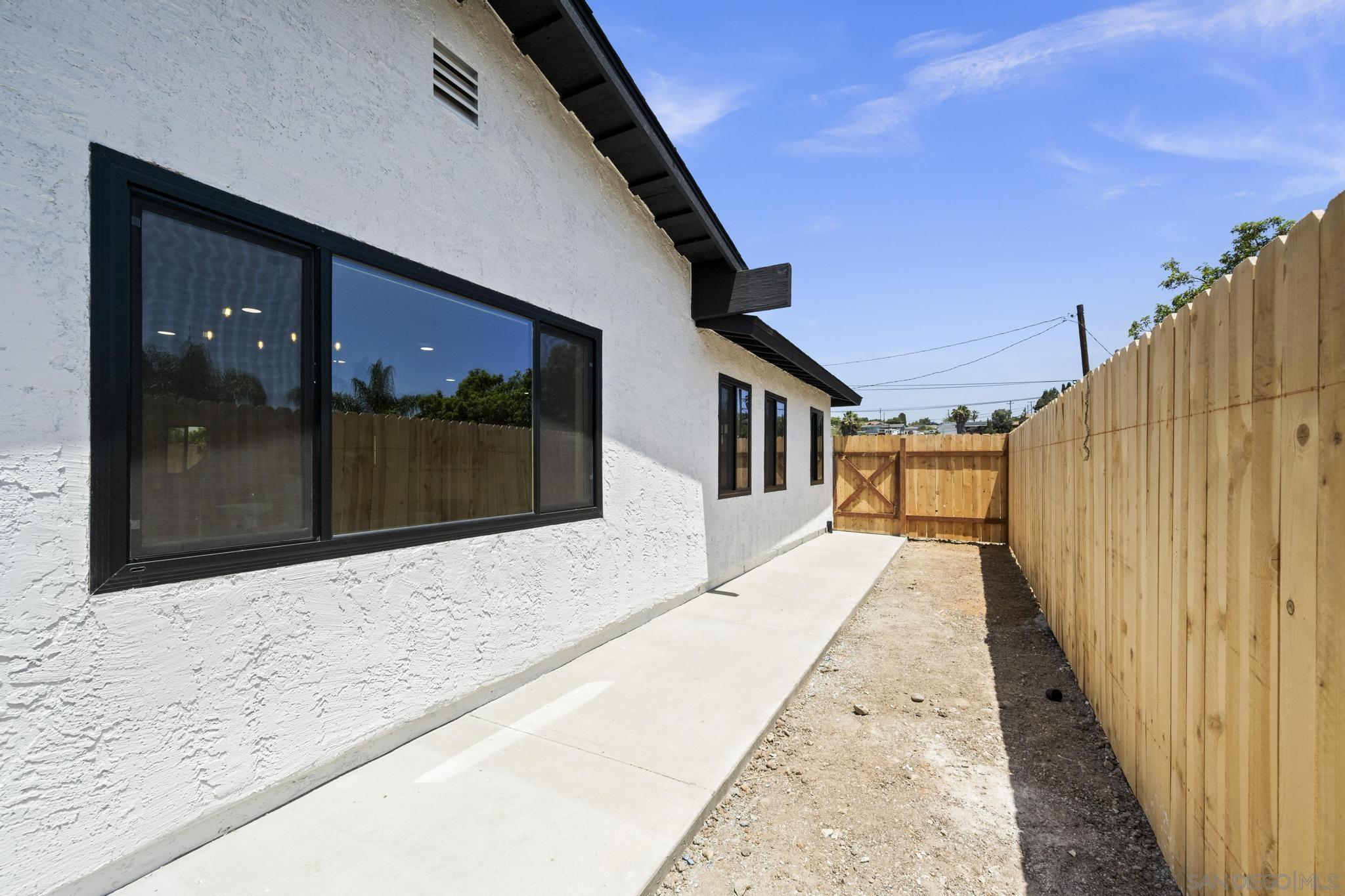 8287 Panchoy St