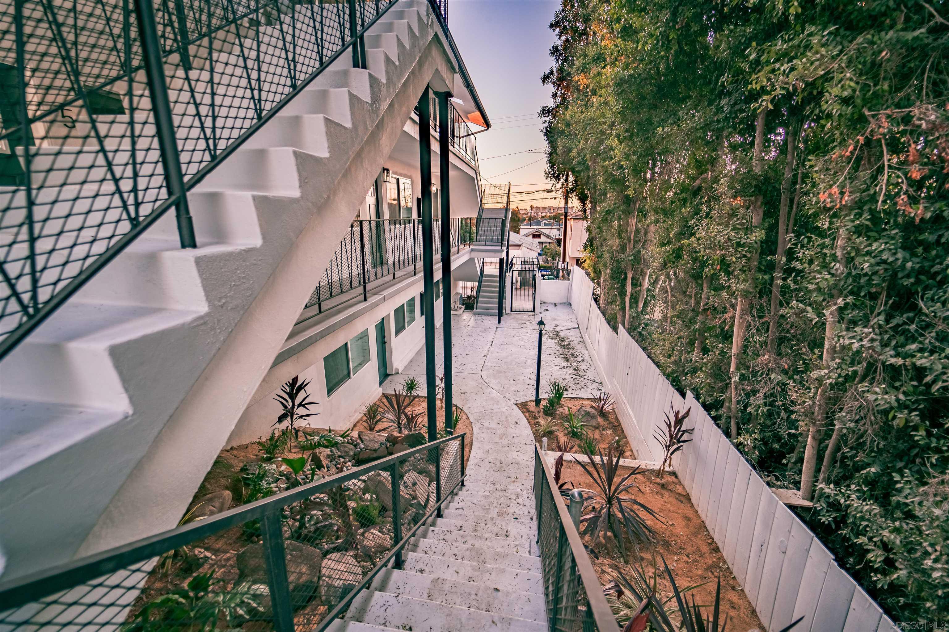 3776 Villa Ter