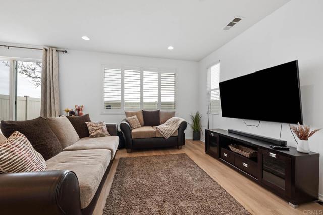 5441 San Roberto