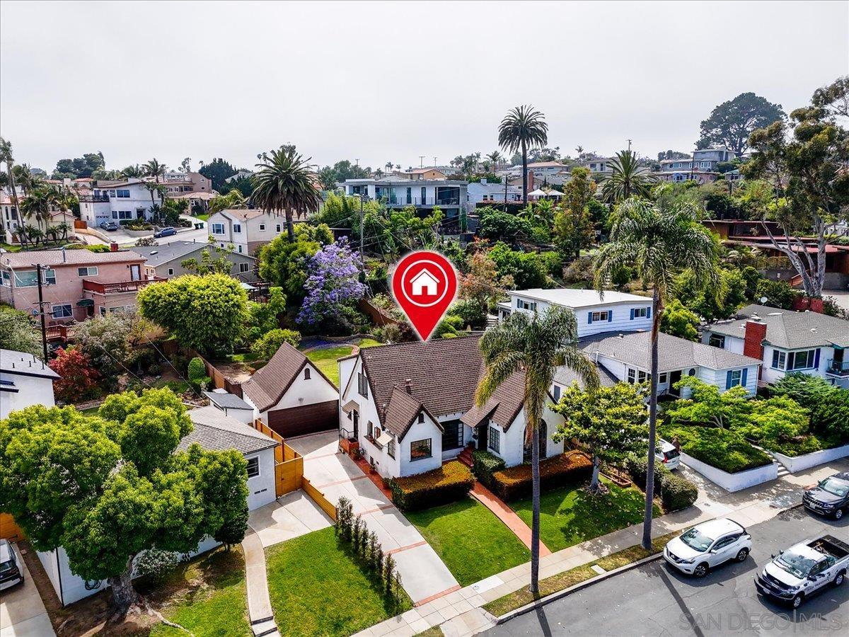 3711 La Cresta Dr