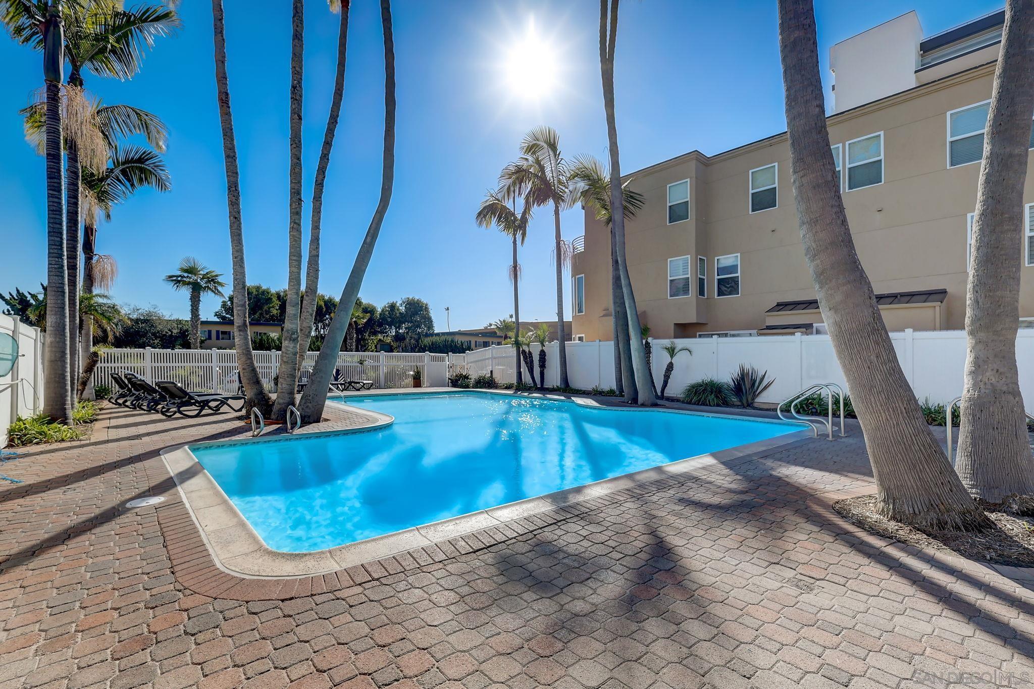 4767 Ocean Blvd 411