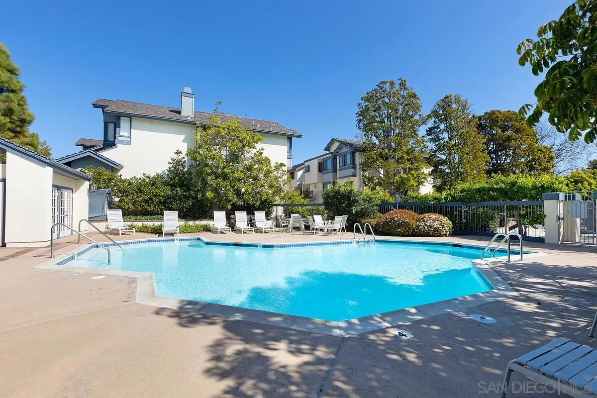 La Jolla, California 92037, United States, 2 Bedrooms Bedrooms, ,3 BathroomsBathrooms,Residential,Active,79516