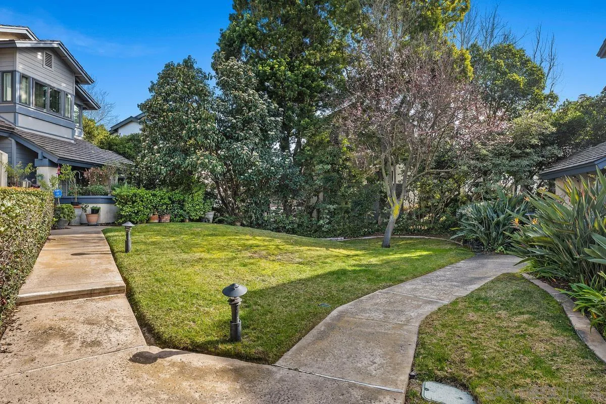 La Jolla, California 92037, United States, 2 Bedrooms Bedrooms, ,3 BathroomsBathrooms,Residential,Active,79516