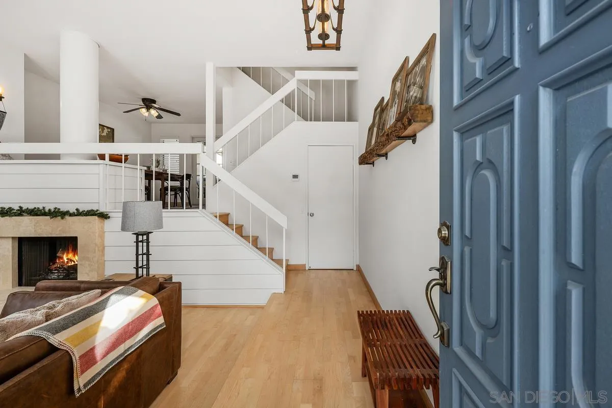 La Jolla, California 92037, United States, 2 Bedrooms Bedrooms, ,3 BathroomsBathrooms,Residential,Active,79516