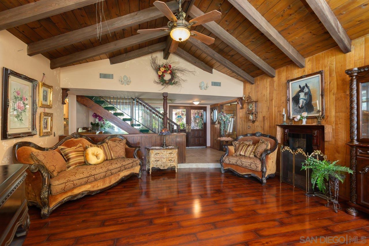 11339 Rolling Hills Dr