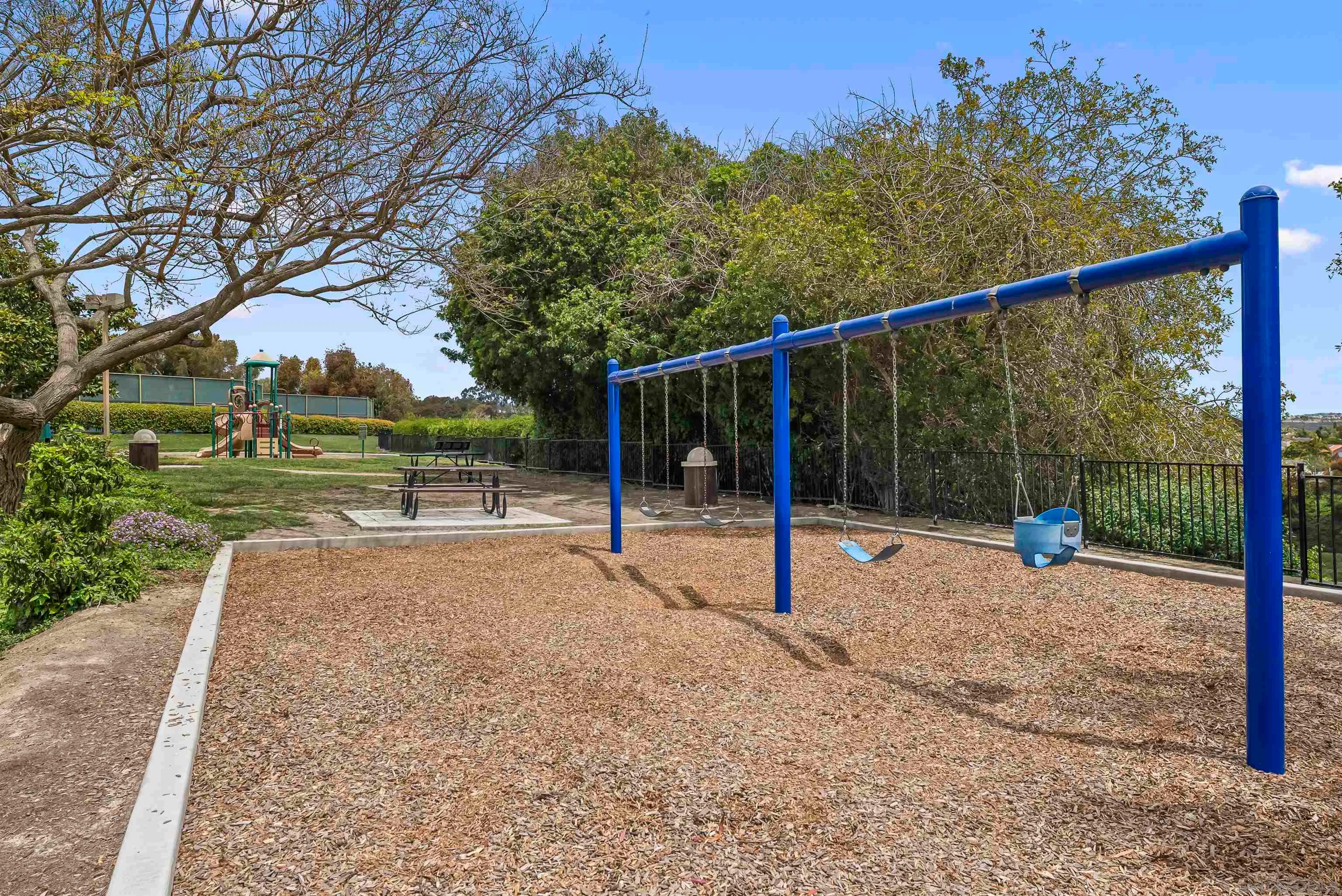 Carlsbad, California 92010, United States, 2 Bedrooms Bedrooms, ,3 BathroomsBathrooms,Residential,Pending,110907