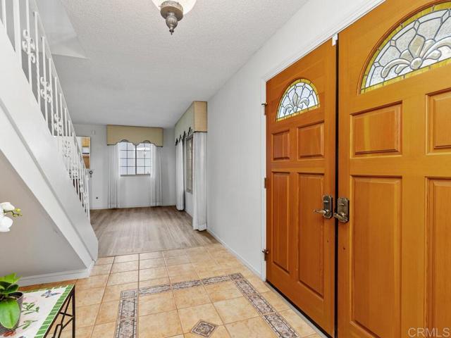 2044 Linda Lane