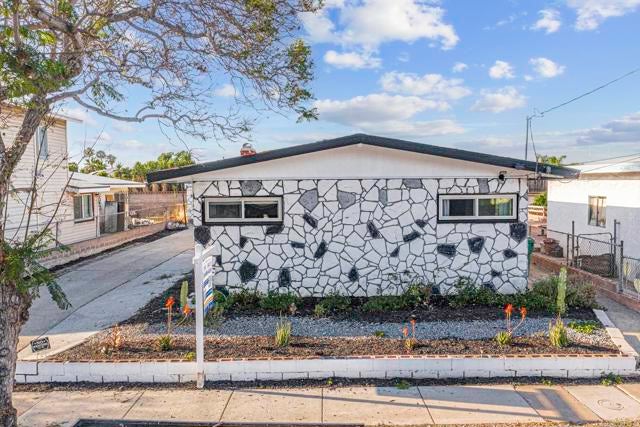 5074 La Paz Drive