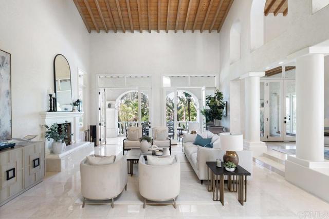 3247 Cerros Redondos