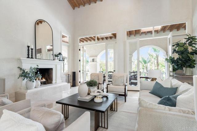 3247 Cerros Redondos